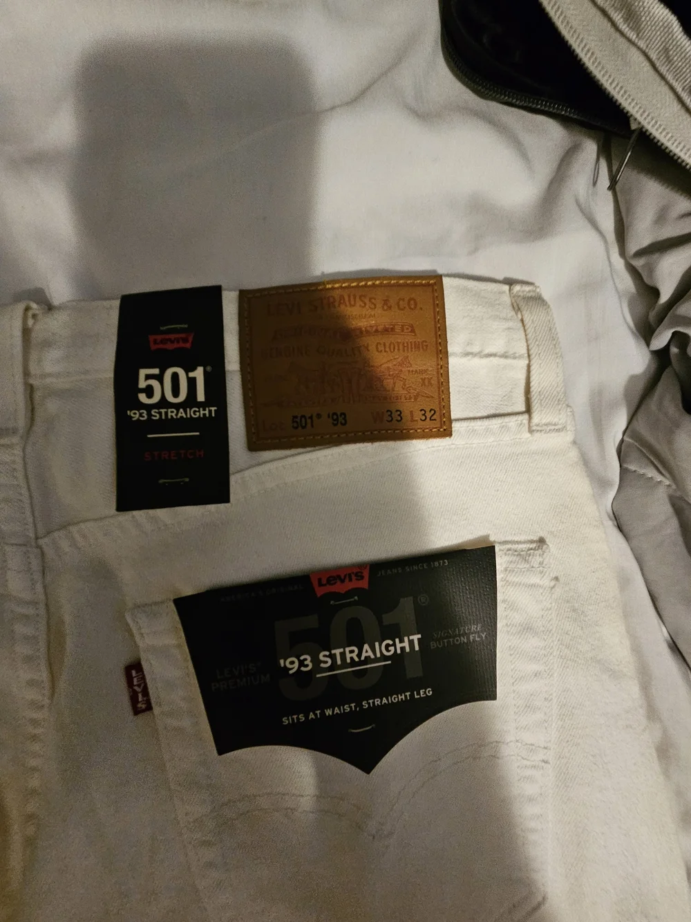Levi's Premium Men’s Straight Jeans in White/Cream